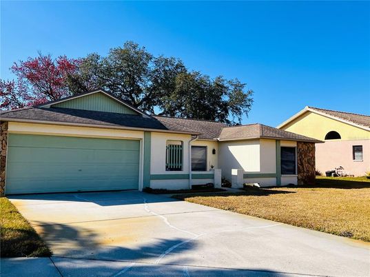 Attached, Exterior, Facade, Ranch