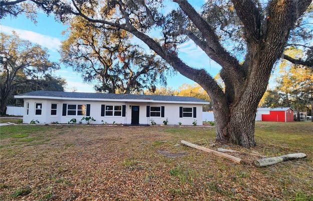 Backyard, Exterior, Facade, Ranch