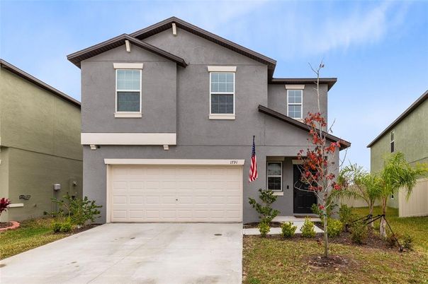 Attached, Exterior, Facade, American Craftsman
