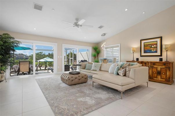 Dining room, Interior, Living room, Pendant Lights, Recessed Lighting