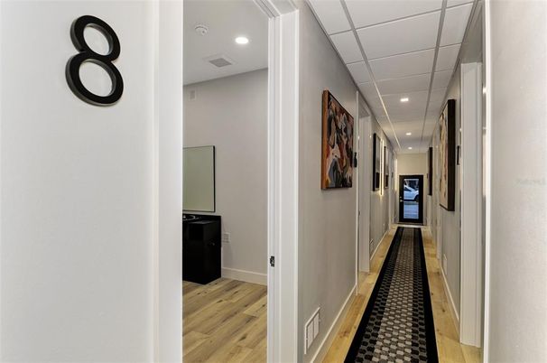 Interior, Recessed Lighting, Wood Texture Flooring