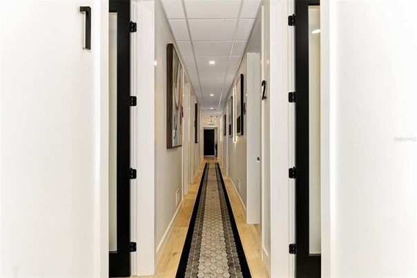 Interior, Recessed Lighting, Wood Texture Flooring