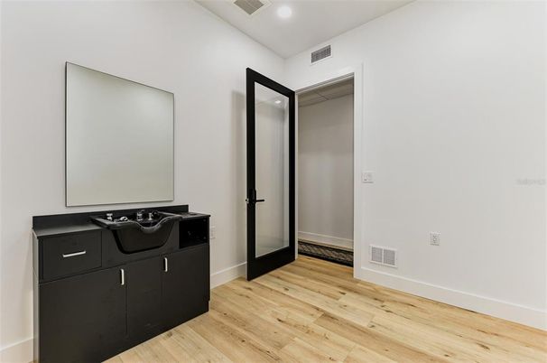 Interior, Recessed Lighting, Wood Texture Flooring