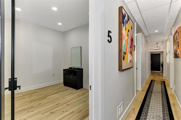 Interior, Recessed Lighting, Wood Texture Flooring