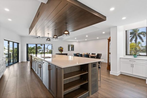 Dining room, Interior, Kitchen, Pendant Lights, Recessed Lighting, Wooden Ceilings, Wood Texture Flooring