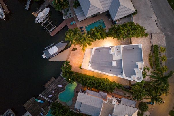 Exterior, Drone