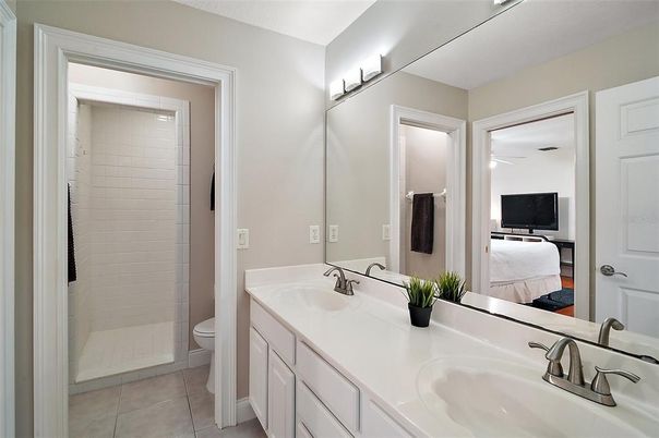Bathroom, Dual Sink Vanities, Interior