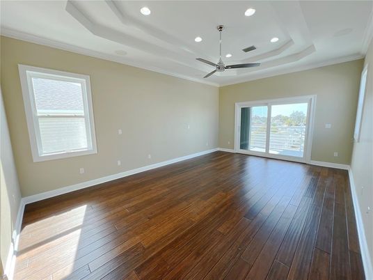 Empty room, Interior, Recessed Lighting, Wood Texture Flooring