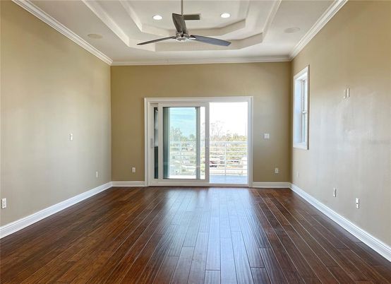 Empty room, Interior, Recessed Lighting, Wood Texture Flooring