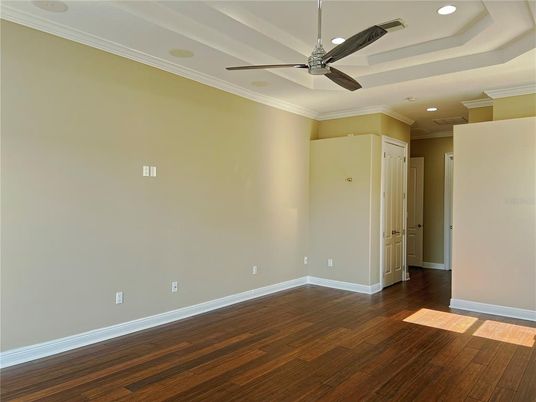 Empty room, Interior, Recessed Lighting, Wood Texture Flooring