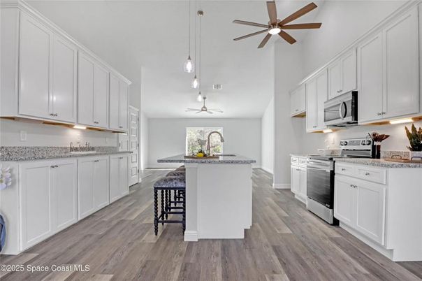 Interior, Kitchen, Pendant Lights, Wood Texture Flooring
