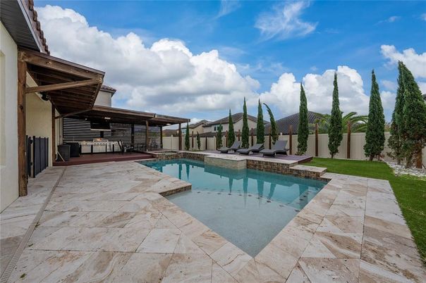 Exterior, Pool