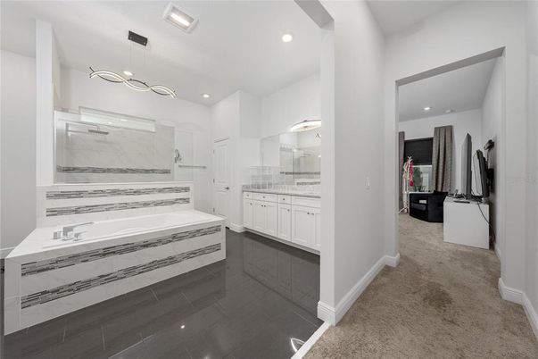 Bathroom, Interior, Marble Walls, Pendant Lights, Recessed Lighting