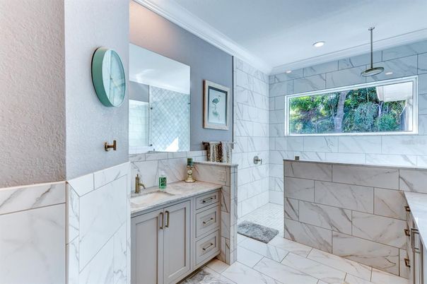Bathroom, Interior, Marble, Marble Walls, Pendant Lights, Recessed Lighting