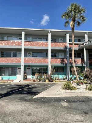 Exterior, Facade, Condo Building