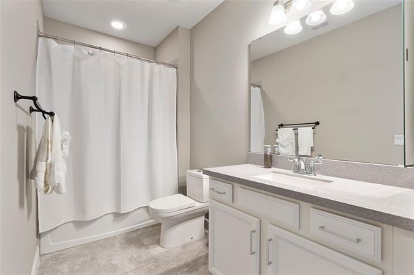 Bathroom, Interior, Recessed Lighting