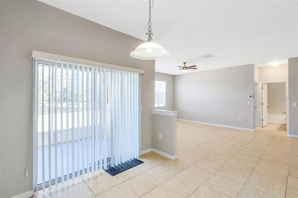 Empty room, Interior, Pendant Lights