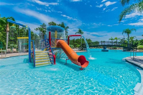 Exterior, Playground, Pool