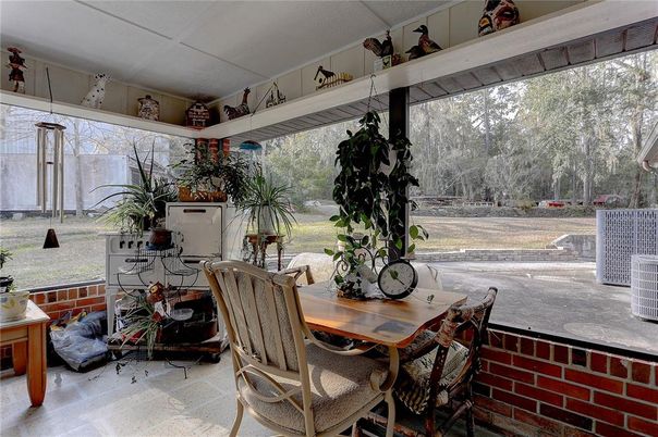 Dining room, Interior