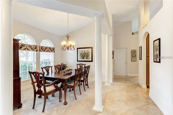 Chandelier, Dining room, Interior