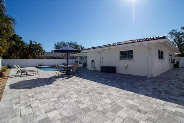 Exterior, Pool