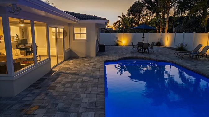 Exterior, Pool