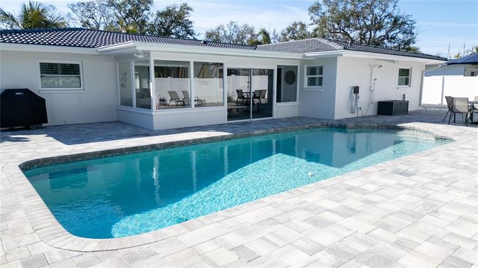 Exterior, Pool