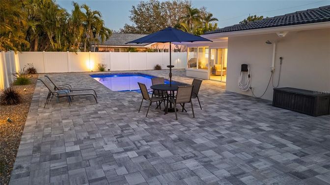 Exterior, Pool
