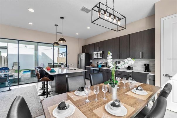 Dining room, Interior, Kitchen, Pendant Lights, Recessed Lighting, Stainless Steel Appliances