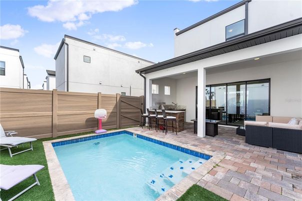 Exterior, Pool