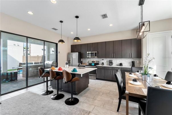 Dining room, Interior, Kitchen, Pendant Lights, Recessed Lighting, Stainless Steel Appliances