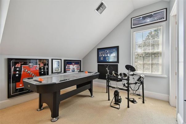 Game Room, Interior