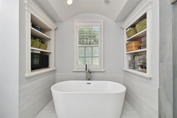 Bathroom, Free Standing Baths, Interior, Recessed Lighting