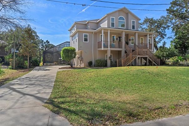 Backyard, Exterior, Facade, Queen Anne Victorian