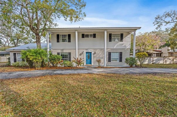 Backyard, Exterior, Facade, Raised Ranch