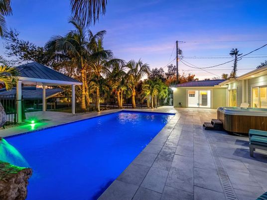 Exterior, Hot Tub, Pool