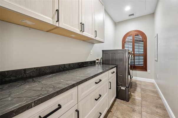 Interior, Kitchen, Recessed Lighting, Washer