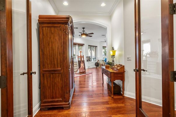 Interior, Recessed Lighting, Wood Texture Flooring