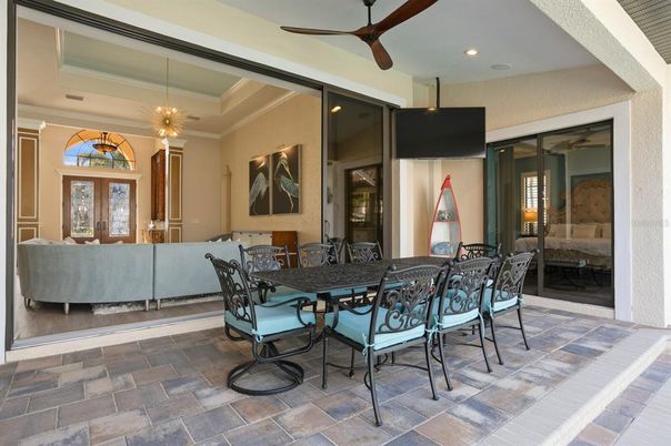 Dining room, Interior, Living room, Pendant Lights, Recessed Lighting