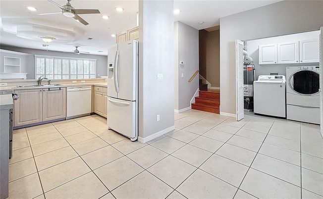 Interior, Kitchen, Recessed Lighting, Washer