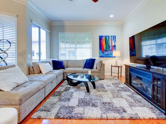Interior, Living room, Recessed Lighting, Wood Texture Flooring
