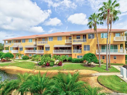 Exterior, Facade, Condo Building