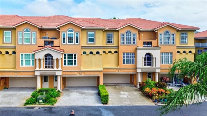 Attached, Exterior, Facade, Mediterranean