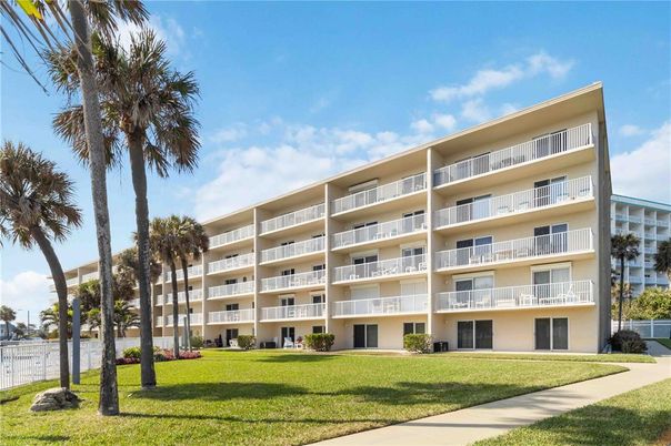Backyard, Exterior, Facade, Condo Building