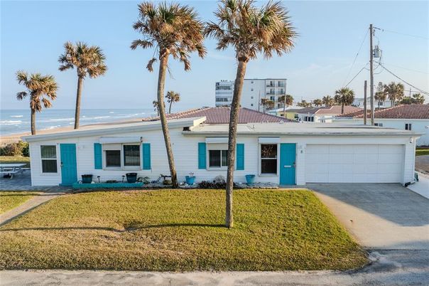 Attached, Exterior, Facade, Ranch