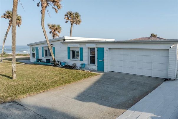Attached, Exterior, Facade, Ranch