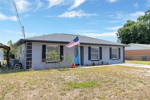Backyard, Exterior, Facade, Ranch