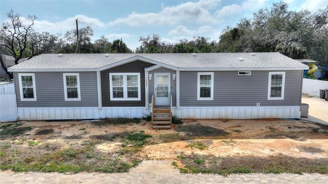 Backyard, Exterior, Facade, Ranch