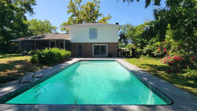 Exterior, Pool