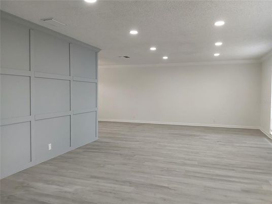 Empty room, Interior, Recessed Lighting, Wood Texture Flooring